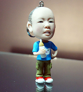 奶瓶男孩鑰匙圈